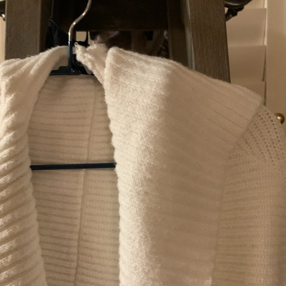 White hooded cardigan jacket with pockets - Picture 3 of 5